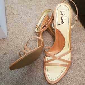 NEVER WORN Sandals, tan, size 8